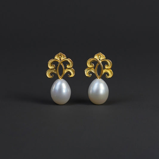 Luxyin French Pearl Sterling Silver Studs