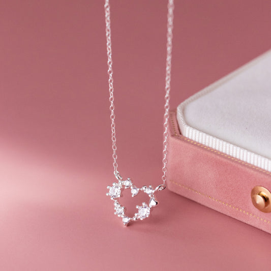 Luxyin S925 Sterling Silver Sparkling Heart Necklace