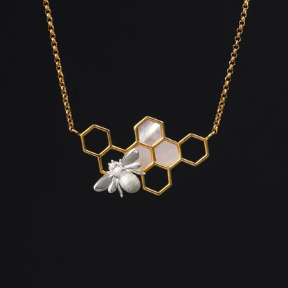 Luxyin Honeycomb Buzz: Sterling Silver Bee Pendant