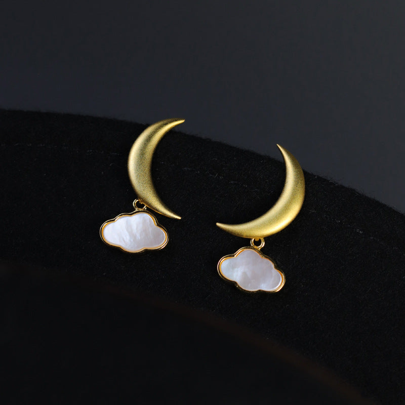 Luxyin Moonlit Whispers: Sterling Silver Crescent Studs