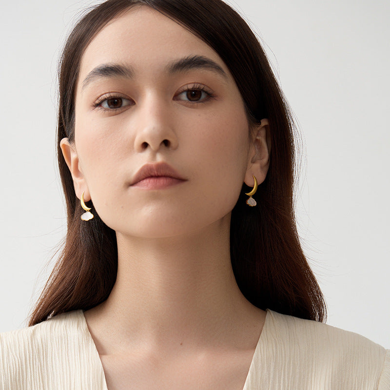 Luxyin Moonlit Whispers: Sterling Silver Crescent Studs