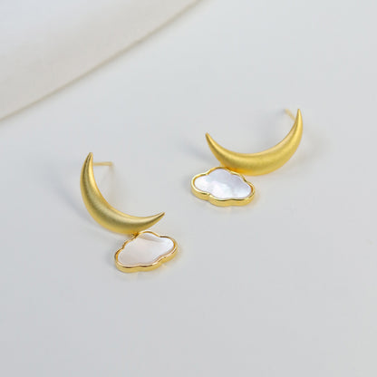Luxyin Moonlit Whispers: Sterling Silver Crescent Studs