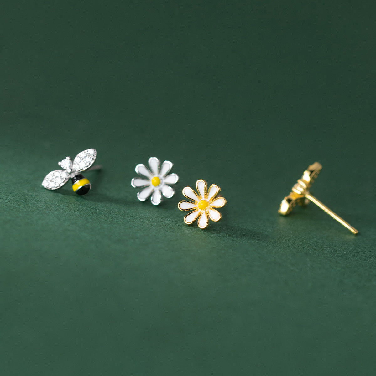 Bee and Daisy Zircon Stud Earrings S925 Silver