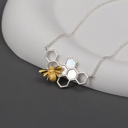 Luxyin Honeycomb Buzz: Sterling Silver Bee Pendant