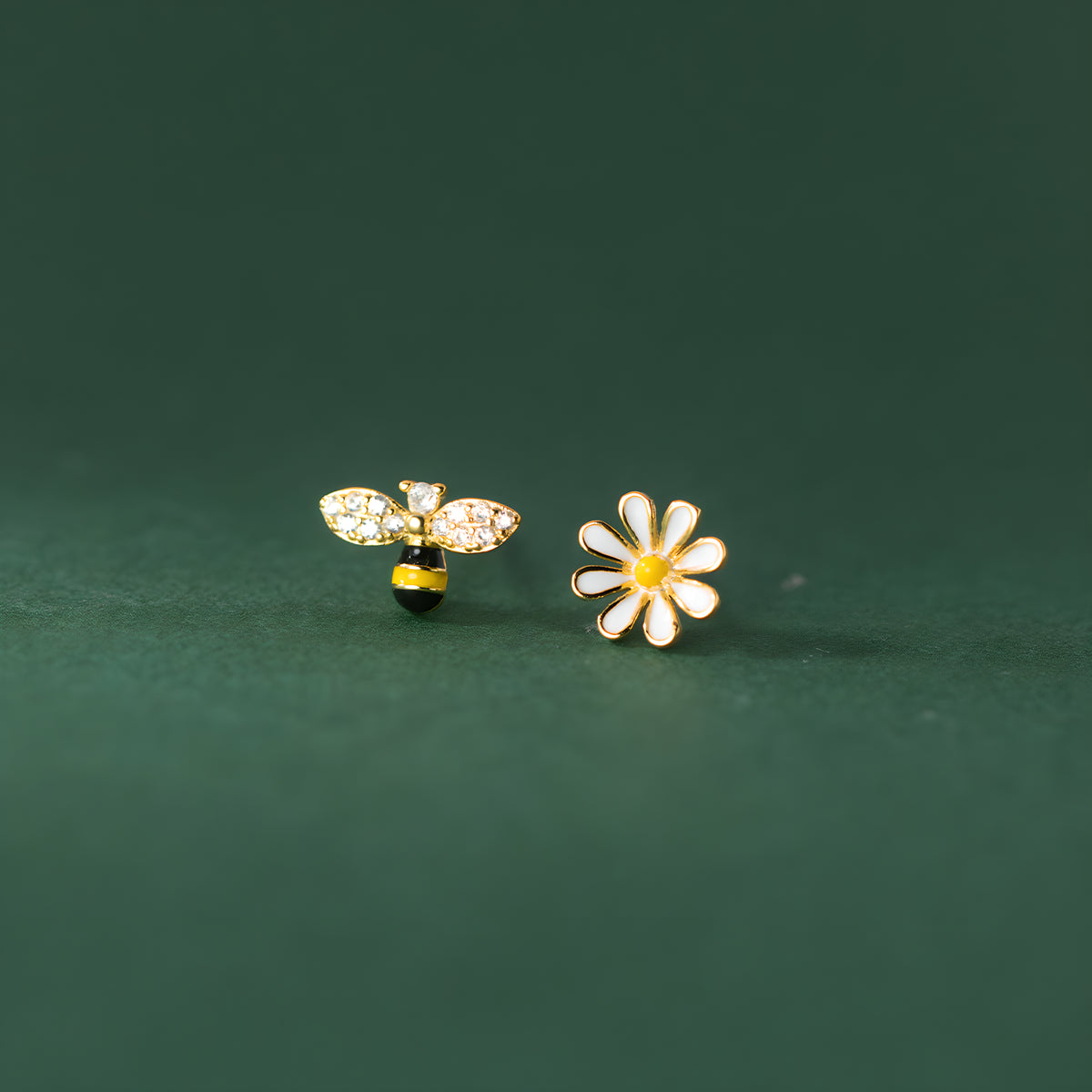 Bee and Daisy Zircon Stud Earrings S925 Silver