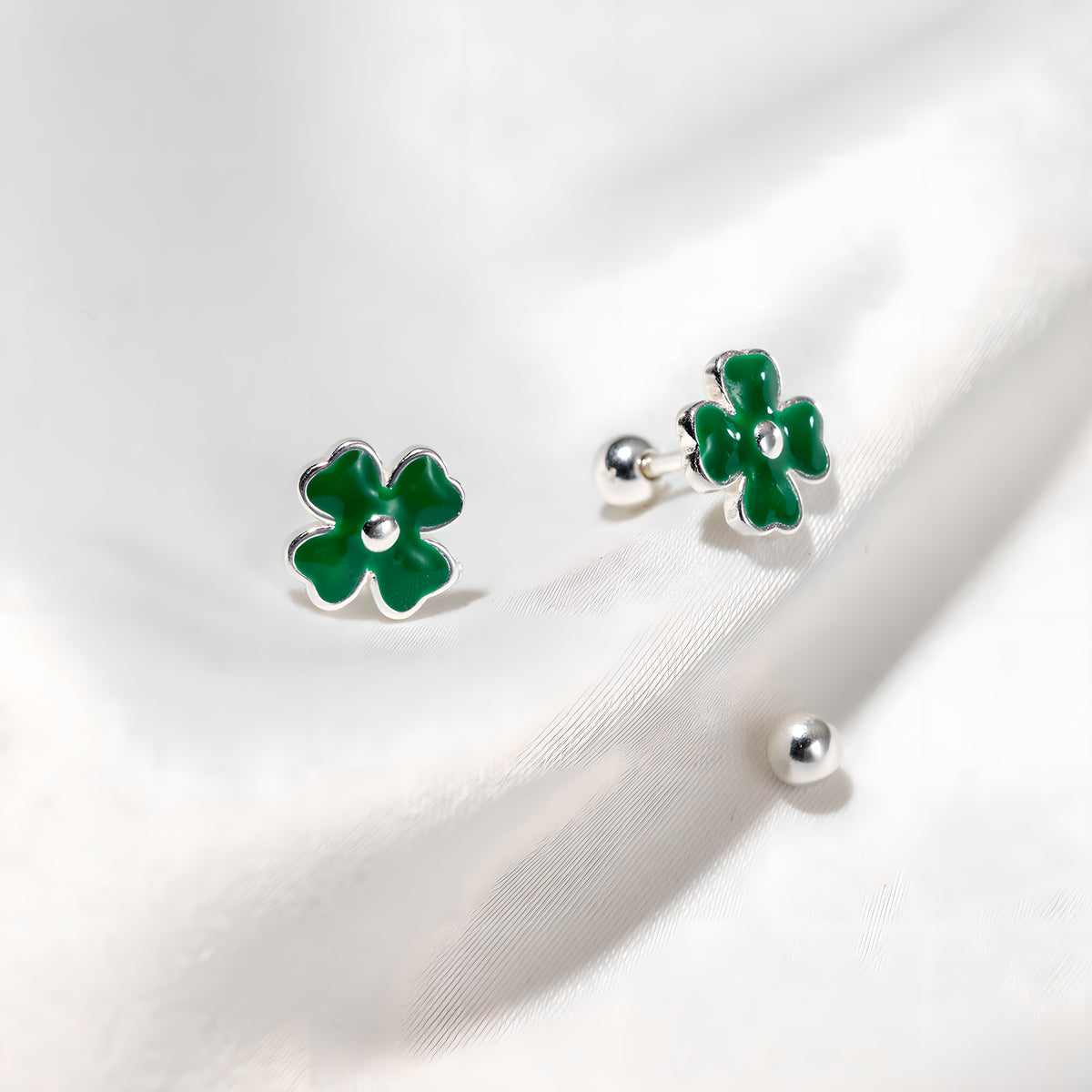 Green Four-Leaf Clover Screw Back Stud Earrings in S925 Sterling Silver