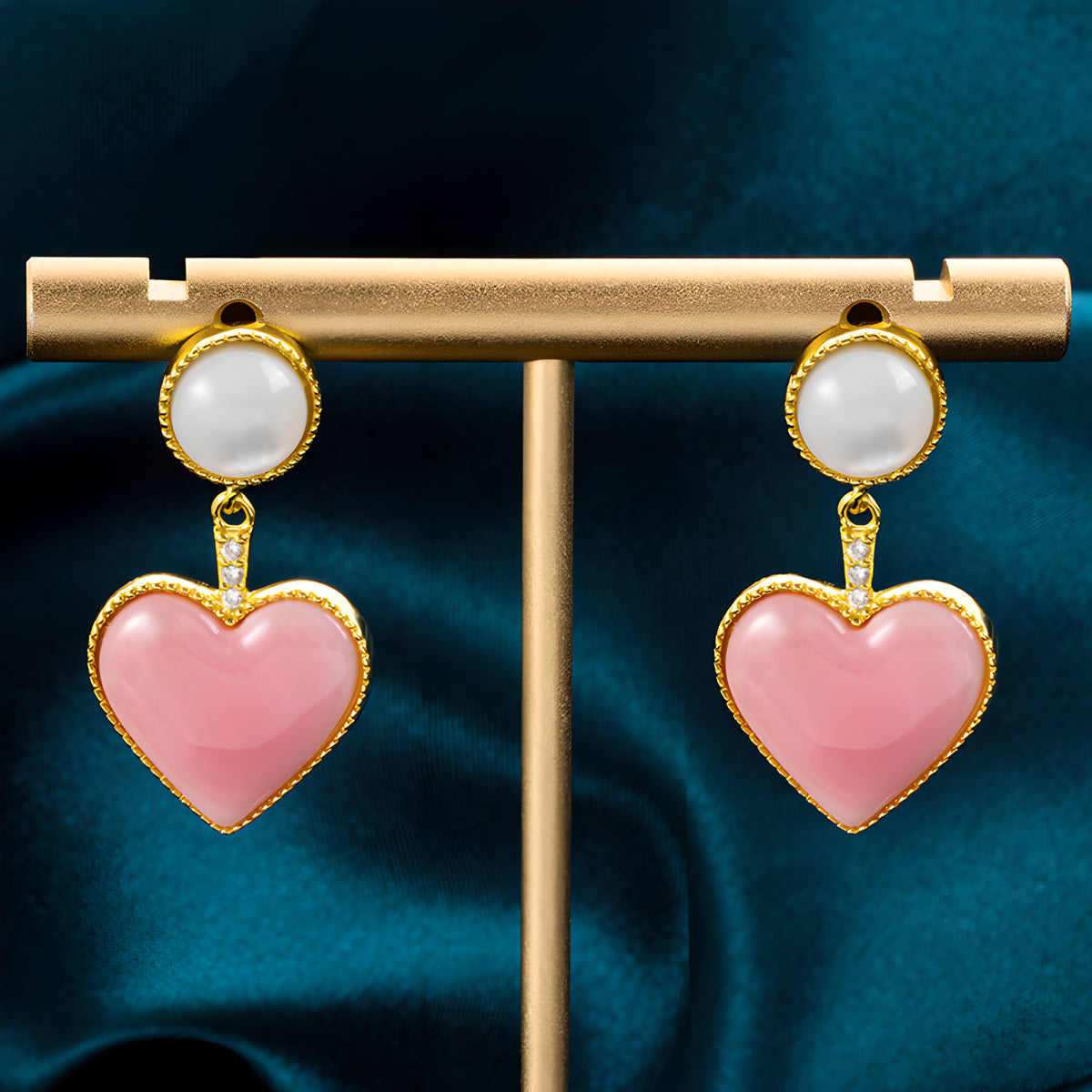 Heart-Shaped Queen Shell Pearl Stud Earrings