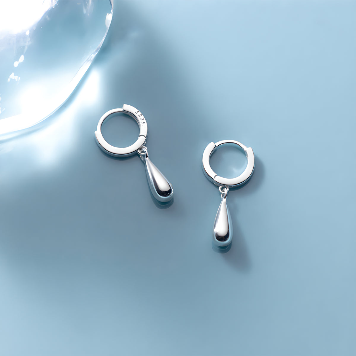 Minimalist Teardrop Huggie Hoop Earrings in S925 Sterling Silver