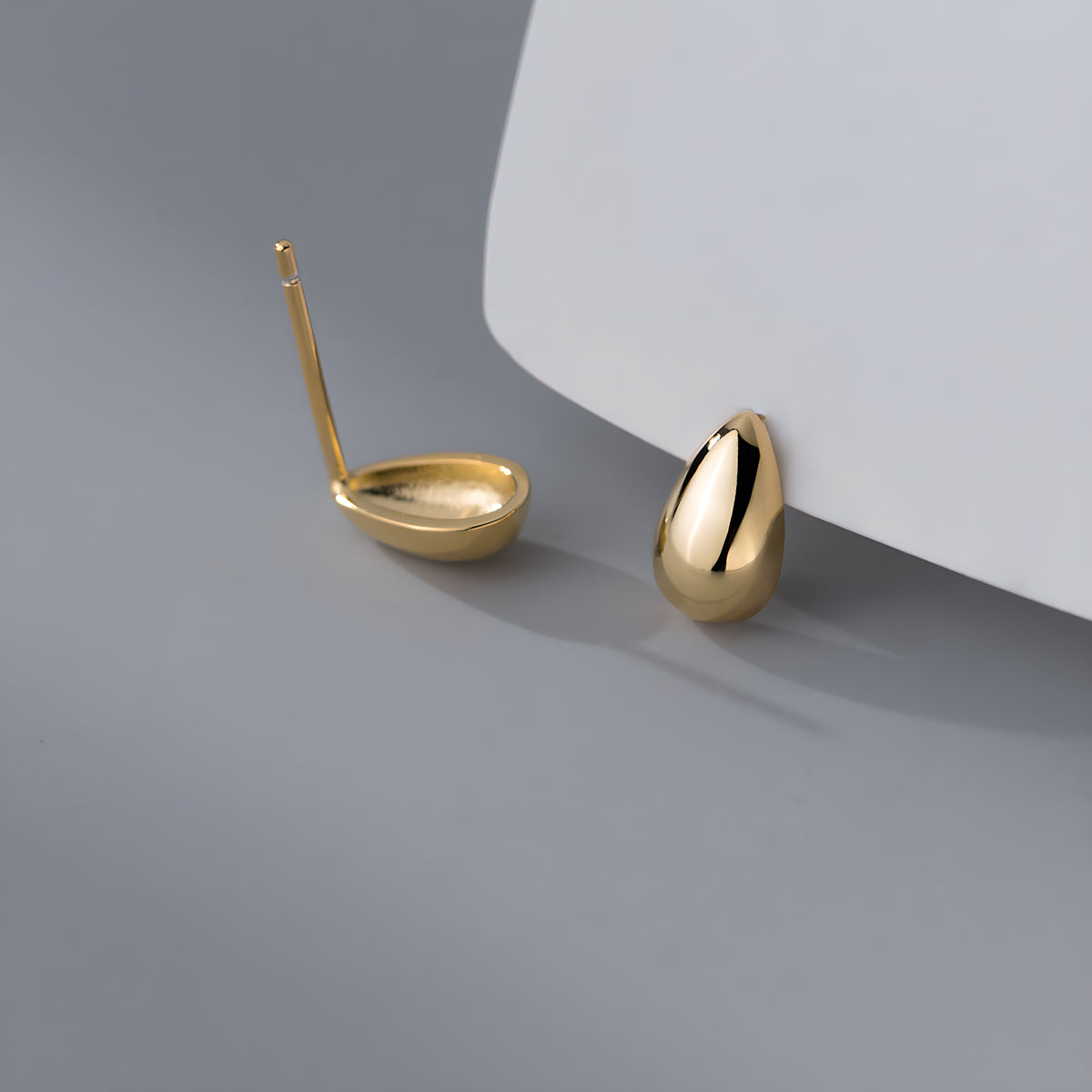 Minimalist Teardrop Stud Earrings in S925 Sterling Silver