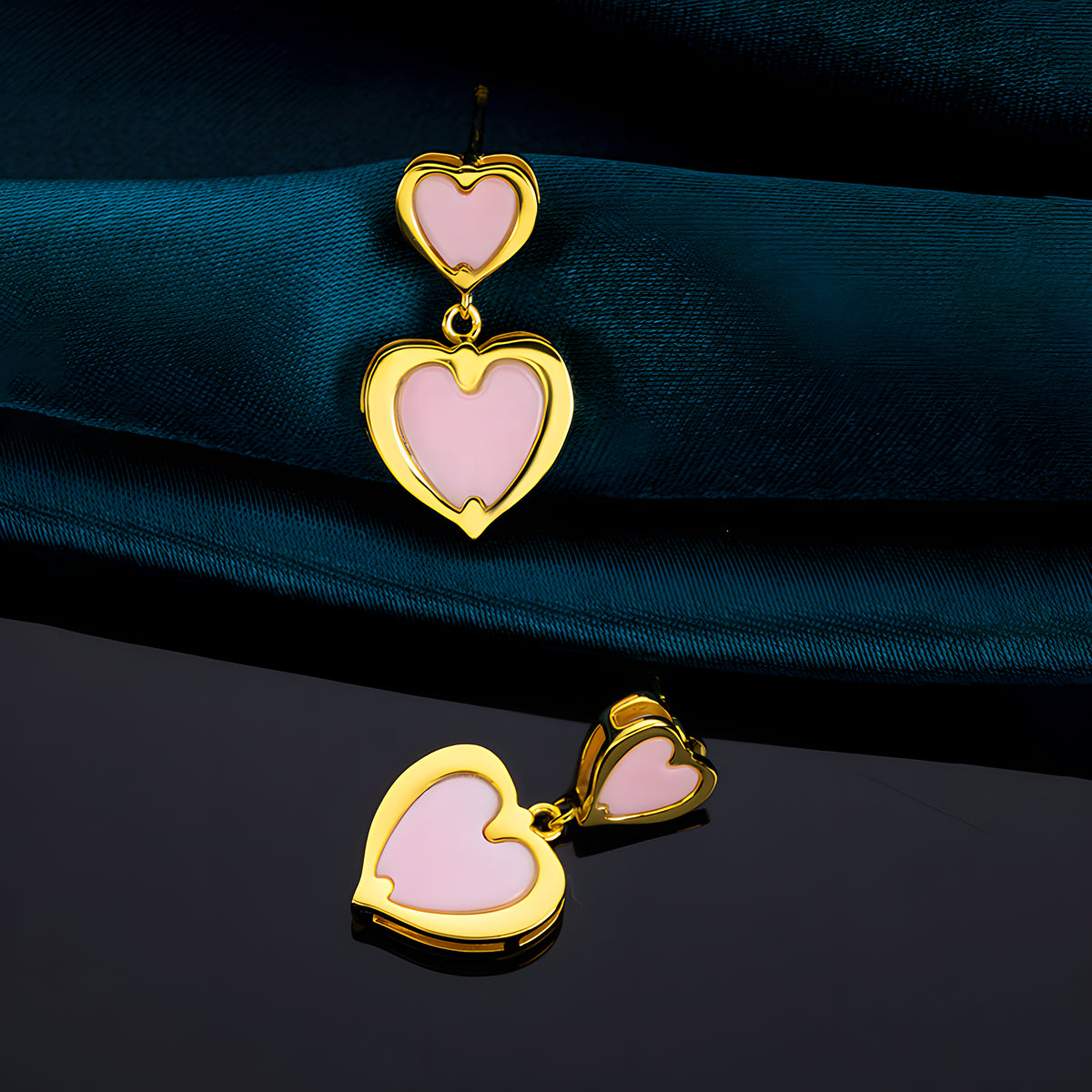 Natural Queen Shell Heart Stud Earrings 18K Gold Plated