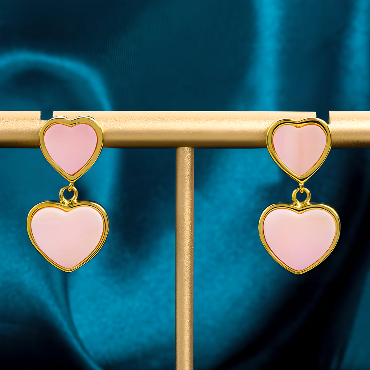 Pink Natural Queen's Shell Heart Dangle Earrings