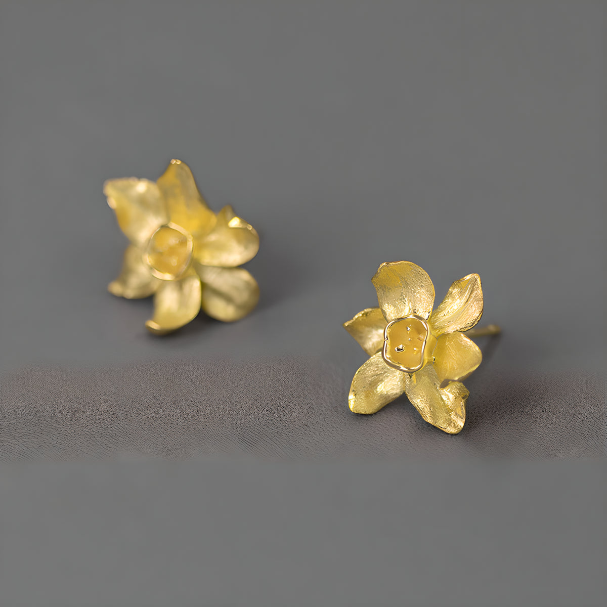 Sterling Silver 3D Daffodil Flower Earrings Elegant New Chinese Style