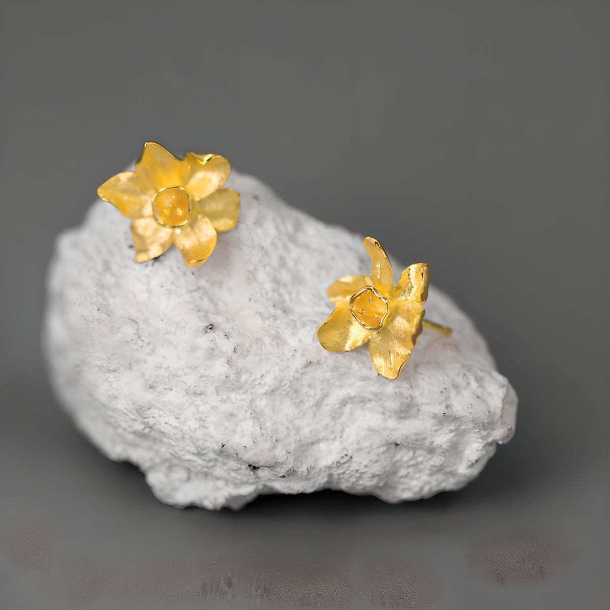 Sterling Silver 3D Daffodil Flower Earrings Elegant New Chinese Style