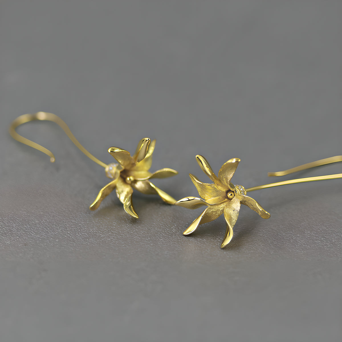 S925 Sterling Silver 3D Floral Lightweight Luxury Earrings