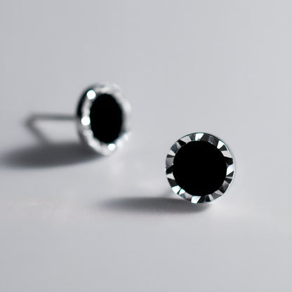 S925 Silver Carved Edge Round Synthetic Black Onyx Stud Earrings