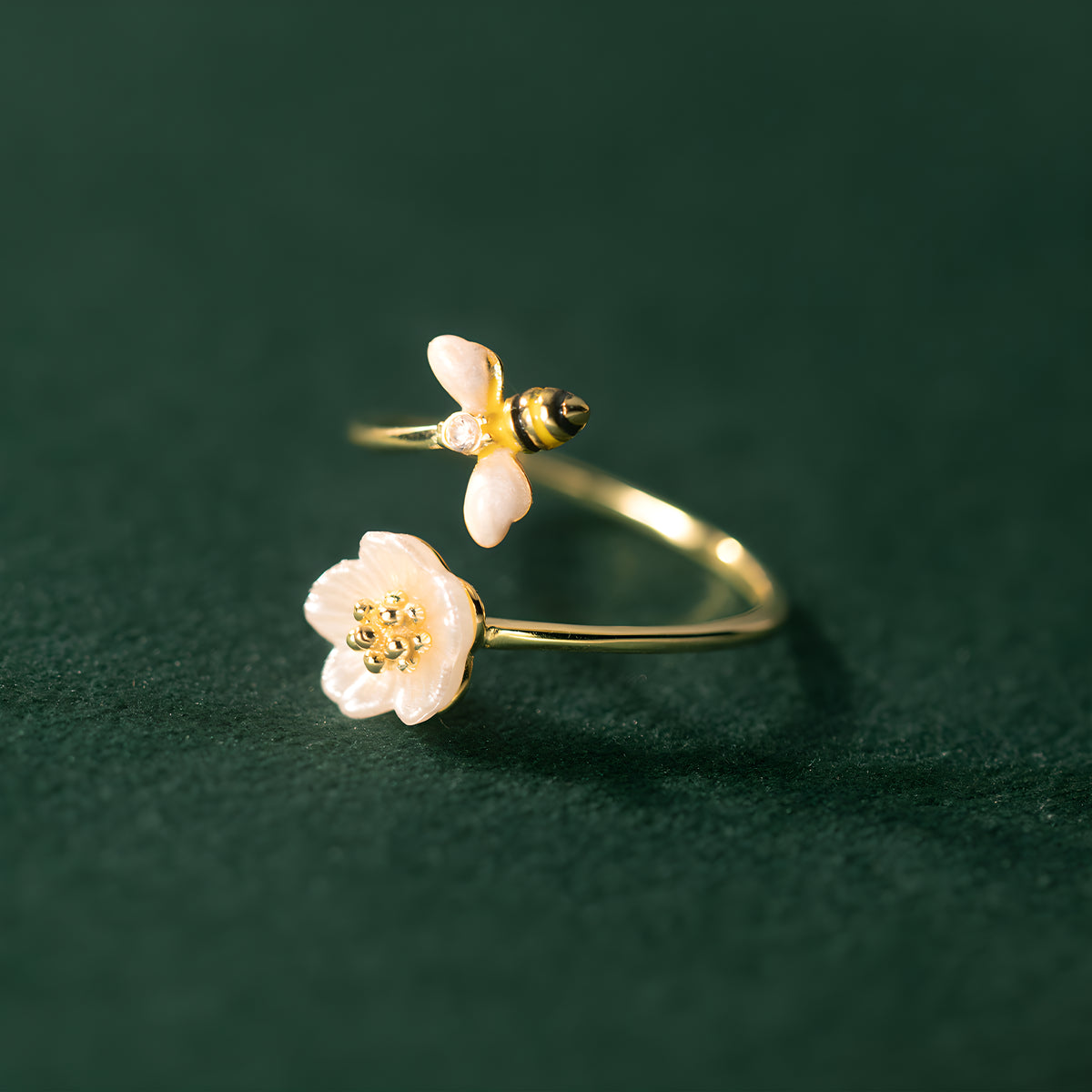 S925 Silver Daisy Bee Shell Ring - Unique Korean Women's Design