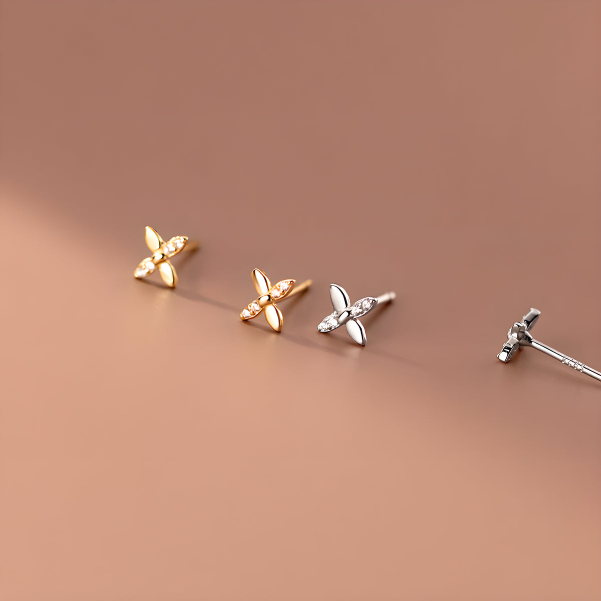 S925 Sterling Silver Four-Leaf Clover Stud Earrings with Zircon