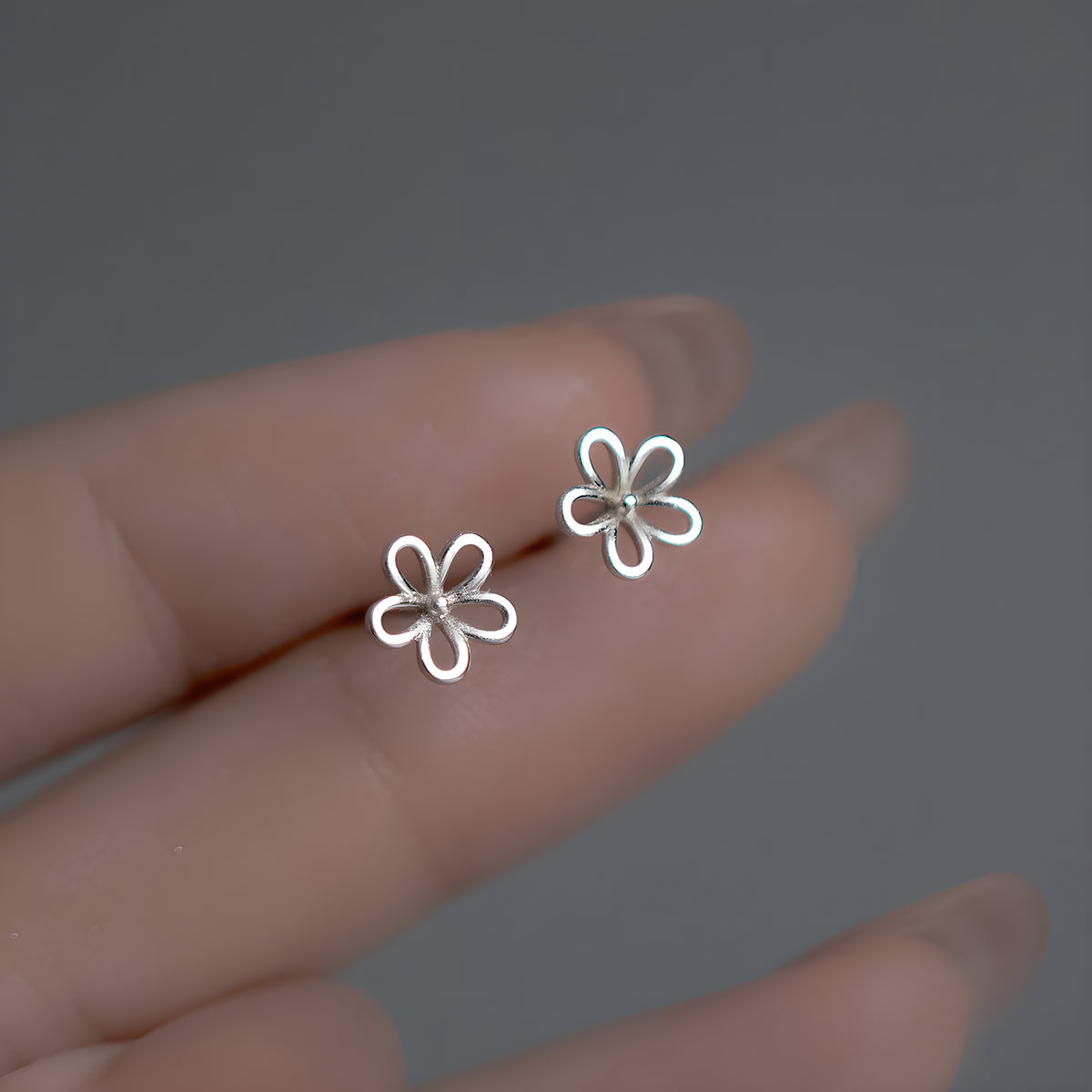S925 Sterling Silver Hollow Five-Petal Flower Stud Earrings