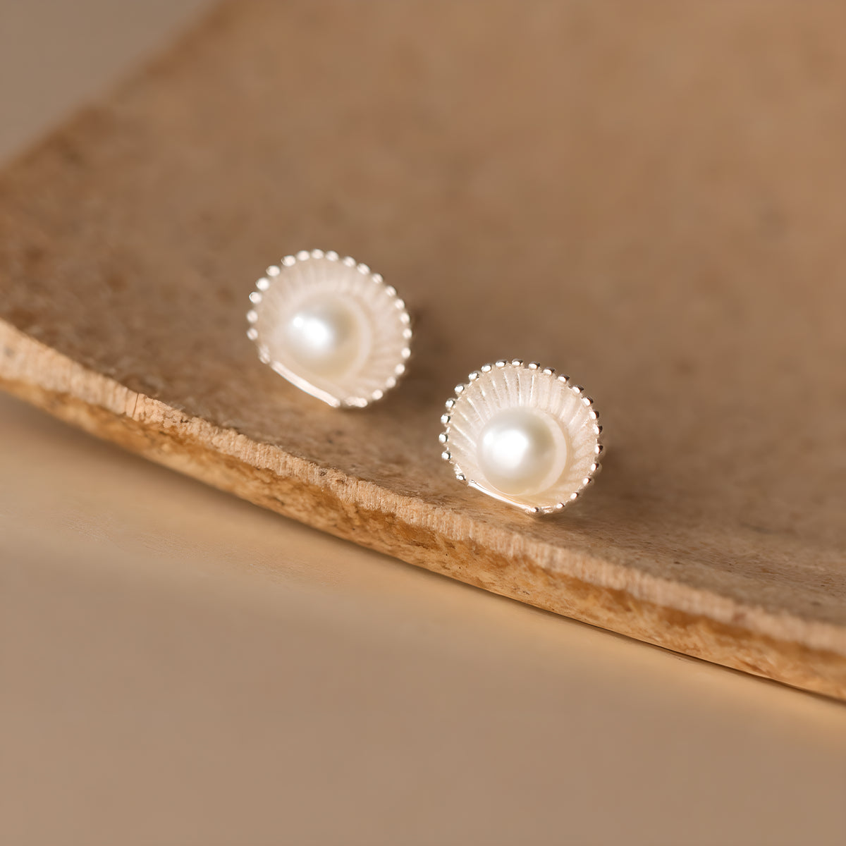 S925 Sterling Silver Pearl Shell Stud Earrings Vintage Design