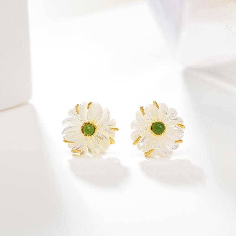 Natural Shellstone Daisy Stud Earrings