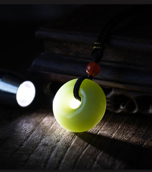 Luxyin Green Jade Necklace With Buckle Pendant