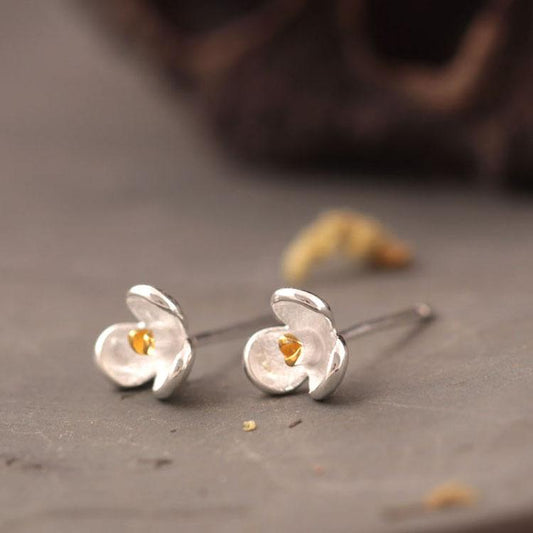 Silver Favorite Pretty Flower Earrings