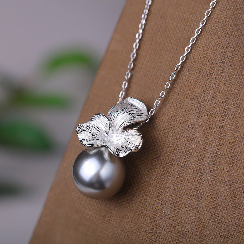 Collar de perlas de flores hechas a mano retro