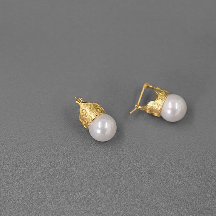 Vintage Clouding Pearl Leverback Earrings