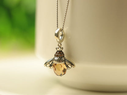 LUXYIN Lovely Bee Kiss Necklace, Zircon Chain Pendant for Women