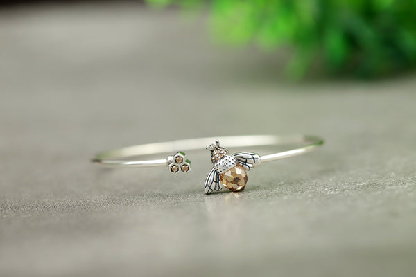 Lovely Bee Kiss Bangle